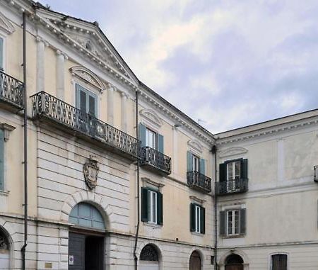 מלון איסרניה Il Palazzotto מראה חיצוני תמונה